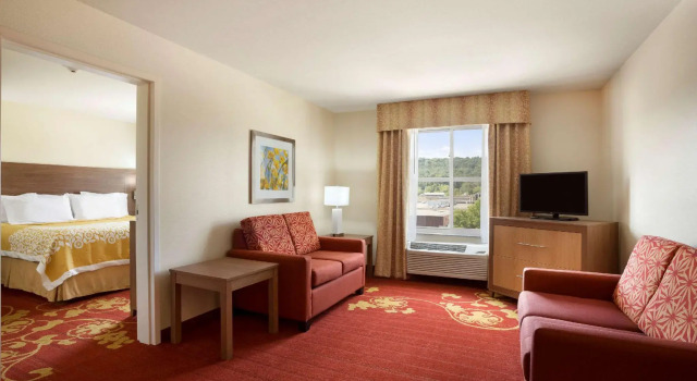 Двухместный люкс Days Inn & Suites by Wyndham Caldwell