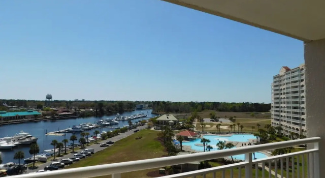 Номер Standard Yacht Club S #1-1001b 2 Bedroom Condo by RedAwning