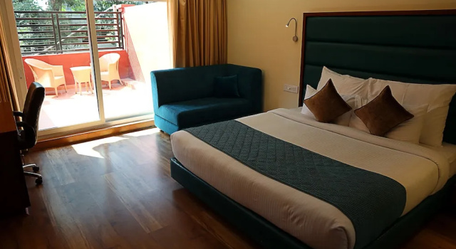 Номер Standard с балконом Hotel Cama