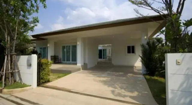Jasmina Pool Villa at Seabreeze, Забронировать Вилла Коттеджи Паттайя, рядом с Пляж Паттайя, Коттедж