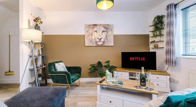 Коттедж Spacious House Incredible Location Free Parking
