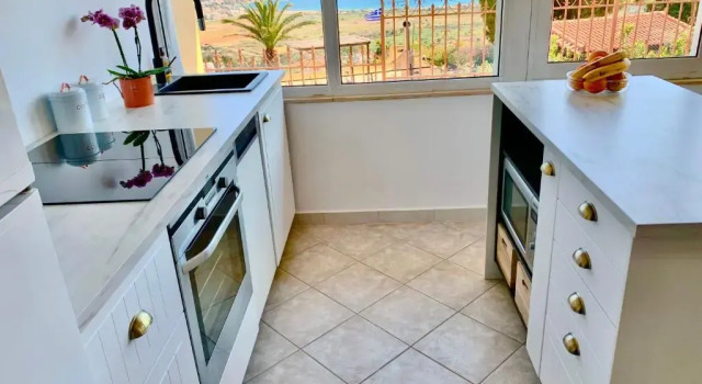 Sea view 4 bedrooms, 3 bathrooms Cottage, Забронировать Дом для отпуска Виллы Сароникос, Вилла