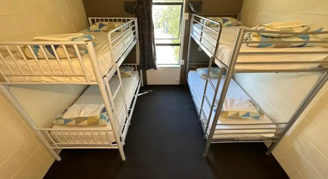 Кровать в общем номере (женский номер) Around The World Backpackers