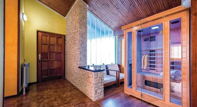 Awesome Home in Pula with WiFi, Hot Tub & Sauna, Rezervovat Hotel Hotely v Pula Region s parkováním, Parkování