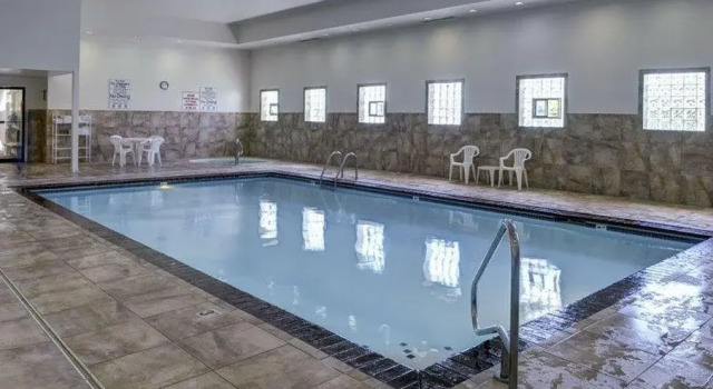 Boarders Inn & Suites, Book Hotel Hoteller i Kearney med pool, Swimmingpool