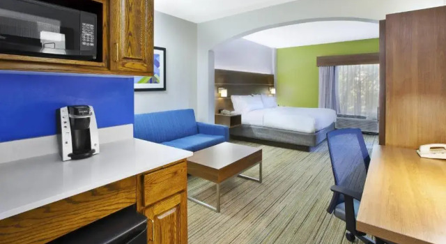 Студия Holiday Inn Express & Suites Milford by IHG
