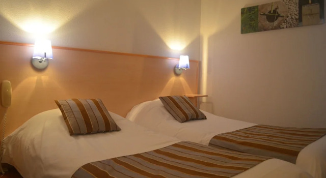 Люкс с 2 комнатами The Originals Access, Hôtel Le Beaulieu