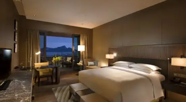 Люкс Hilton Wuhan Optics Valley