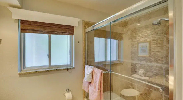 Коттедж 5 Mi to Beach: Canalfront Home in Cape Coral!