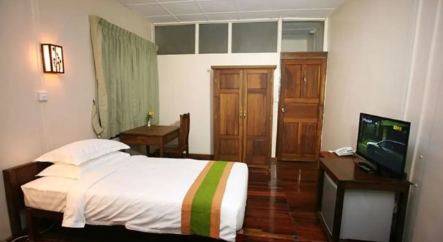 Номер Standard Hotel June Business Bed Breakfast
