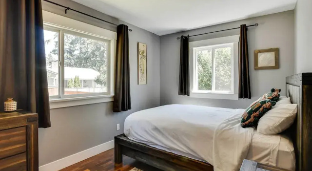 Charming Portland Home, Walk to Light Rail!, Rezervați Hotel Portland Willamette Valley