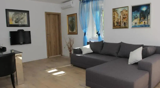 Apartment House Vitaic, Rezerwuj Apartament Hotele w Split-Dalmatia County z parkingiem, Parking