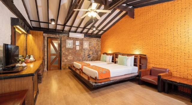 Двухместный номер Superior с балконом Home Phutoey River Kwai Hotspring & Nature Resort
