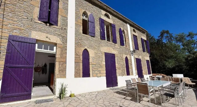 Les Volets Violets, Rezerwuj Hotel Salles 