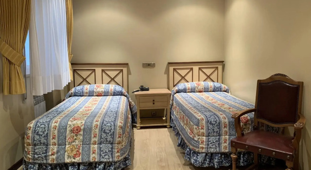 Hotel Julia, Забронировать Отель Аранда-де-Дуэро Burgos Province, рядом с Музей Sacro - Церковь Св. Иоанна