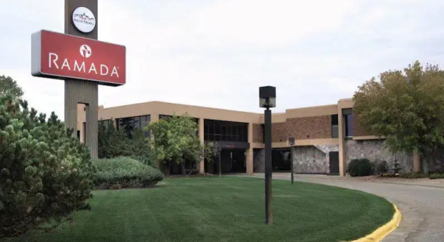 Ramada Bloomington Minneapolis Airport/Mall Area, Varaa Hotelli Hotellit Minnesota pysäköinnillä, Pysäköinti