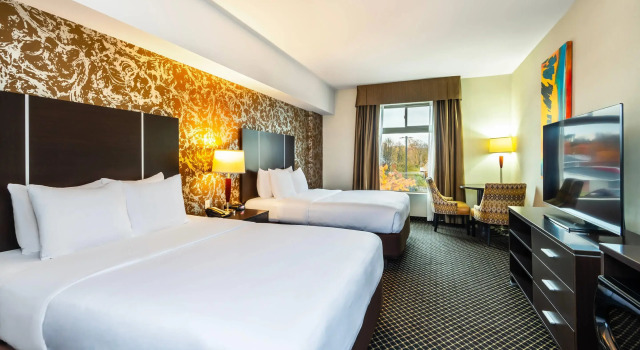 Четырёхместный номер Standard Quality Inn & Suites