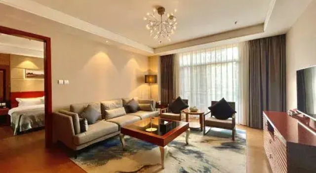 Люкс с видом на внутренний двор Lakeview Golf Hotel Kunming
