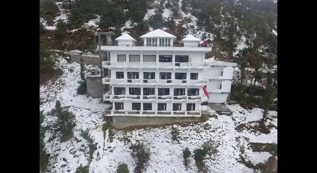 Tavisha Kanatal Hills Chamba, Prenota Hotel Chamba Uttarakhand