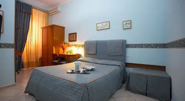 Suite Partenopea- Bed and Breakfast, Забронировать Отель Фьера-Фуоригротта Неаполь, рядом с Выставочный центр Mostra d'Oltremare