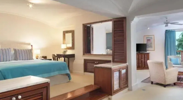 Семейный номер Standard с 2 комнатами с балконом и с видом на море Columbia Beach Resort