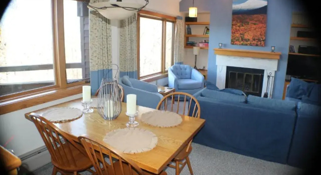 Two bedroom condo with Sports Center, Shuttle service Highridge I3, Varaa Hotelli Hotellit New England uima-altaalla, Uima-allas
