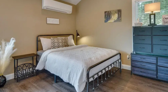 Peaceful Waterfront Studio 16 Mi to Greenville!, Забронировать Апартаменты/квартира Симпсонвилл Южная Каролина, рядом с Prisma Health Hillcrest Hospital