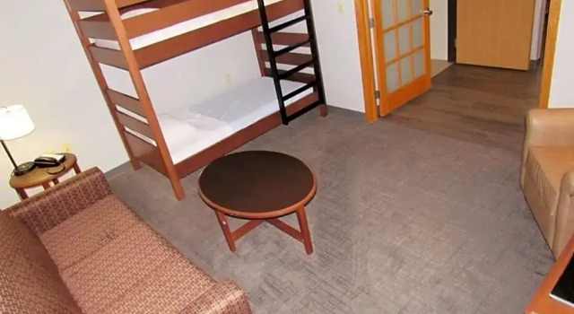Четырёхместный люкс с видом на озеро Black Beach Inn by GrandStay