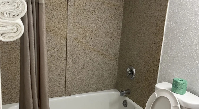 Номер Deluxe Regal 8 Inn & Suites