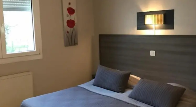 Четырёхместный номер Comfort Hôtel Le Cerizay