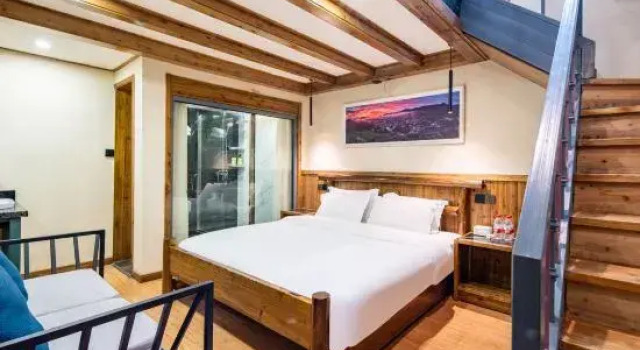 Семейный люкс Deluxe Liuzhu Dongyuan Boutique Hostel