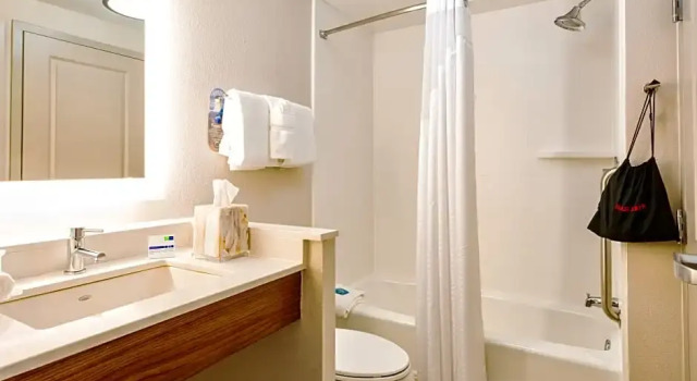 Двухместный люкс c 1 комнатой Holiday Inn Express Charleston by IHG