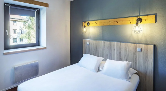 Апартаменты Standard Sure Hotel by Best Western Annecy