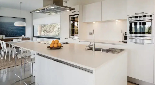 Вилла Modern Villa With Minimalistic Decor