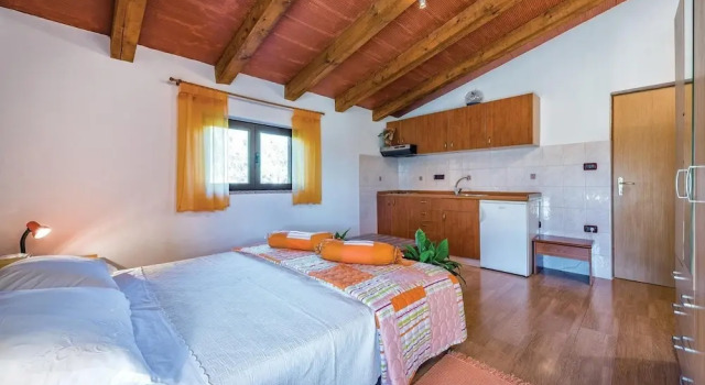 Amazing Home In Rovinj With Outdoor Swimming Pool, Prenota Hotel Sarizol Istria