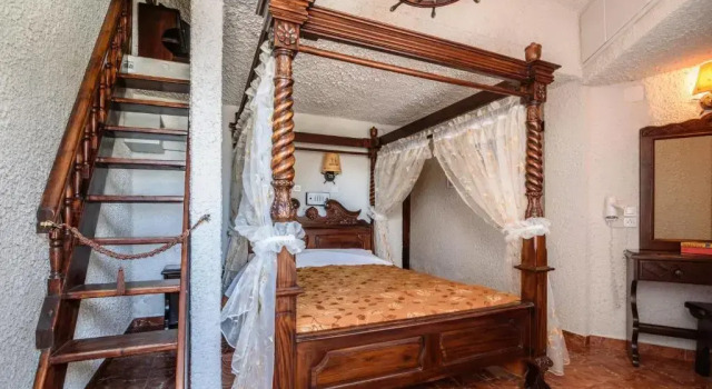 Четырёхместный номер Standard Hotel Porto Perissa
