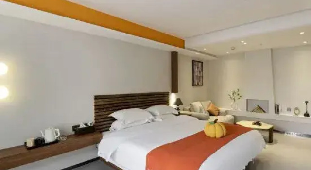 Двухместный люкс с балконом Waiyu Island Guanhai Tingfeng Homestay