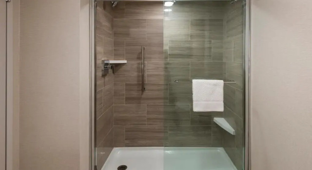 Номер Standard Doubletree By Hilton Madison East
