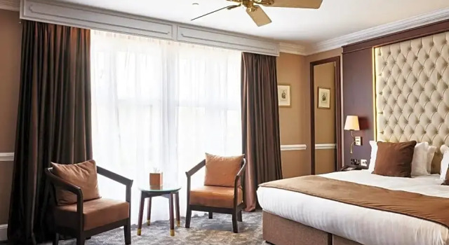 Семейный номер Standard Warren House Hotel