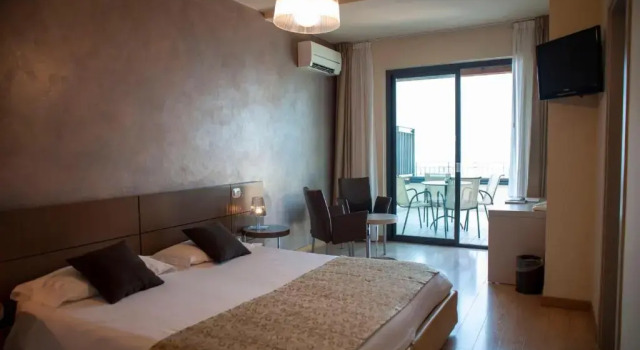 Полулюкс Piccolo Hotel