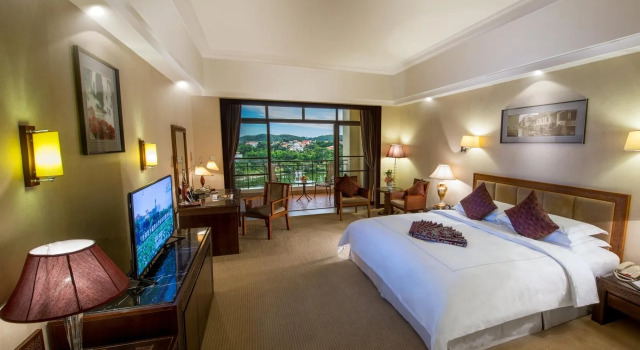 Heshan Country Garden Phoenix Hotel, Book Hotel Hoteller i Heshan med pool, Swimmingpool