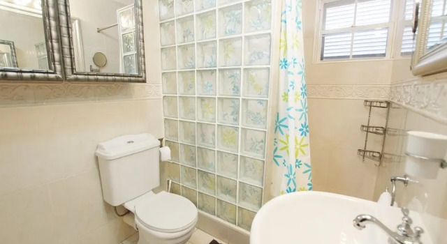 Rosalie Apt #2 by Bluescape, Prenota Hotel Christ Church Barbados