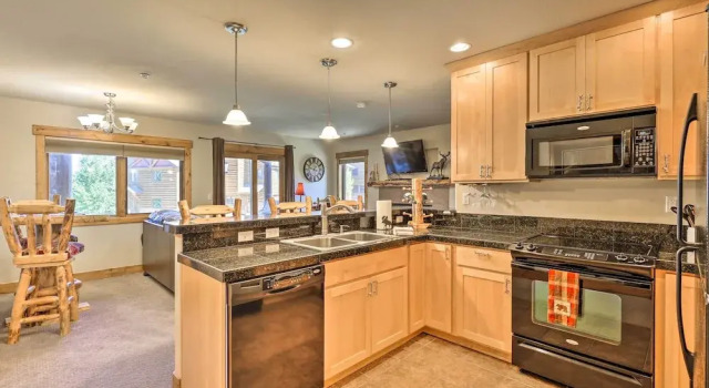 Peaceful Fraser Condo w/ Patio - by Hiking Trails!