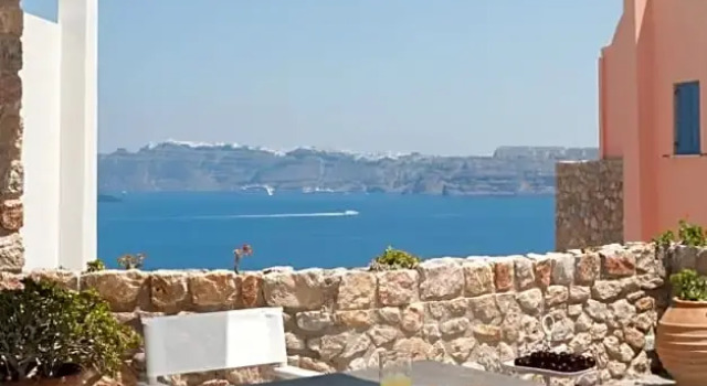 Red Cliff Villa 2bedroom villa with caldera view and plunge pool, Забронировать Вилла Отели Тиры с бассейном, Бассейн