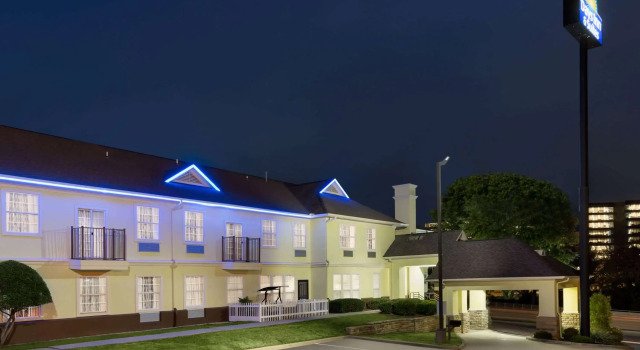 Days Inn & Suites by Wyndham DFW Airport South-Euless, Book Hotel Euless Dallas - Fort Worth Metropolitan Area