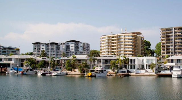 Апартаменты Cullen Bay Resort