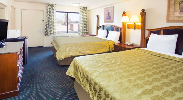 Travelodge by Wyndham Indio, Забронировать Отель Индио Coachella Valley