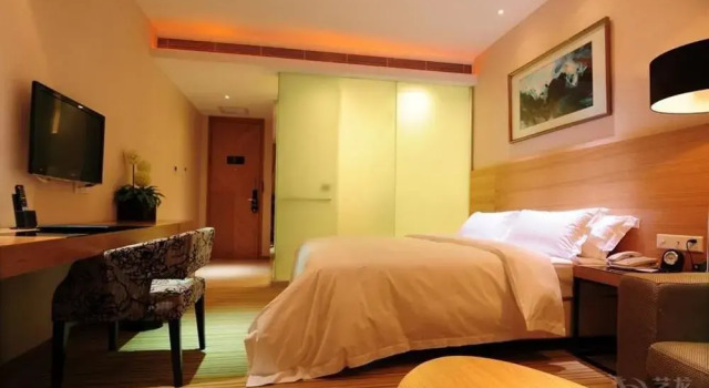 Wuhan Yuntai 6 Plus 1 Hotel, Varaa Hotelli Jiang'an 