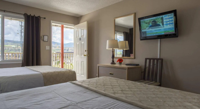 Maple Leaf Motel Inn Towne, Забронировать Мотель Оливер Okanagan-Similkameen