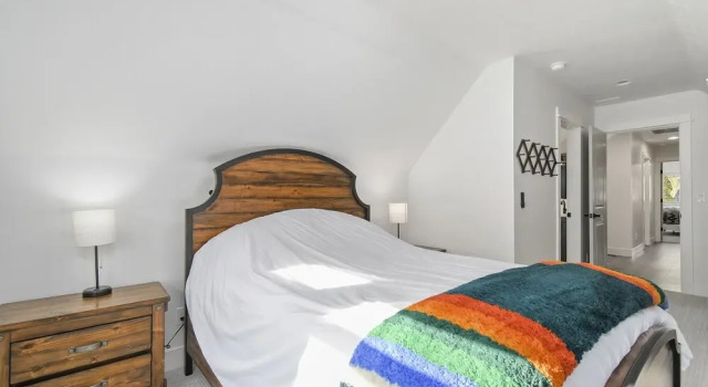 Pet Friendly - Enjoy Grover's House 3 Bedroom Home by Redawning
